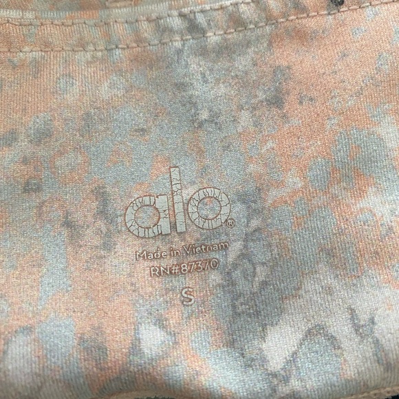 ALO yoga crop leggings Sz Small I15 - Picture 4 of 6